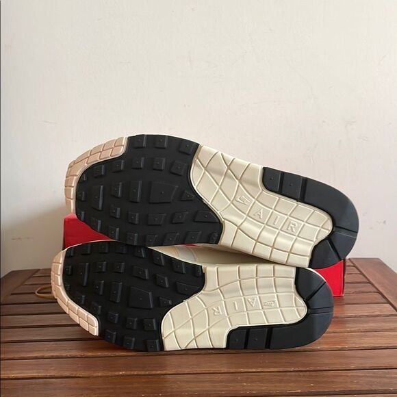 Nike Air Max 1 Sail/Guava Ice USA Women Size 11/UK 8.5/EU 43(DZ2628-111) - Picture 8 of 11